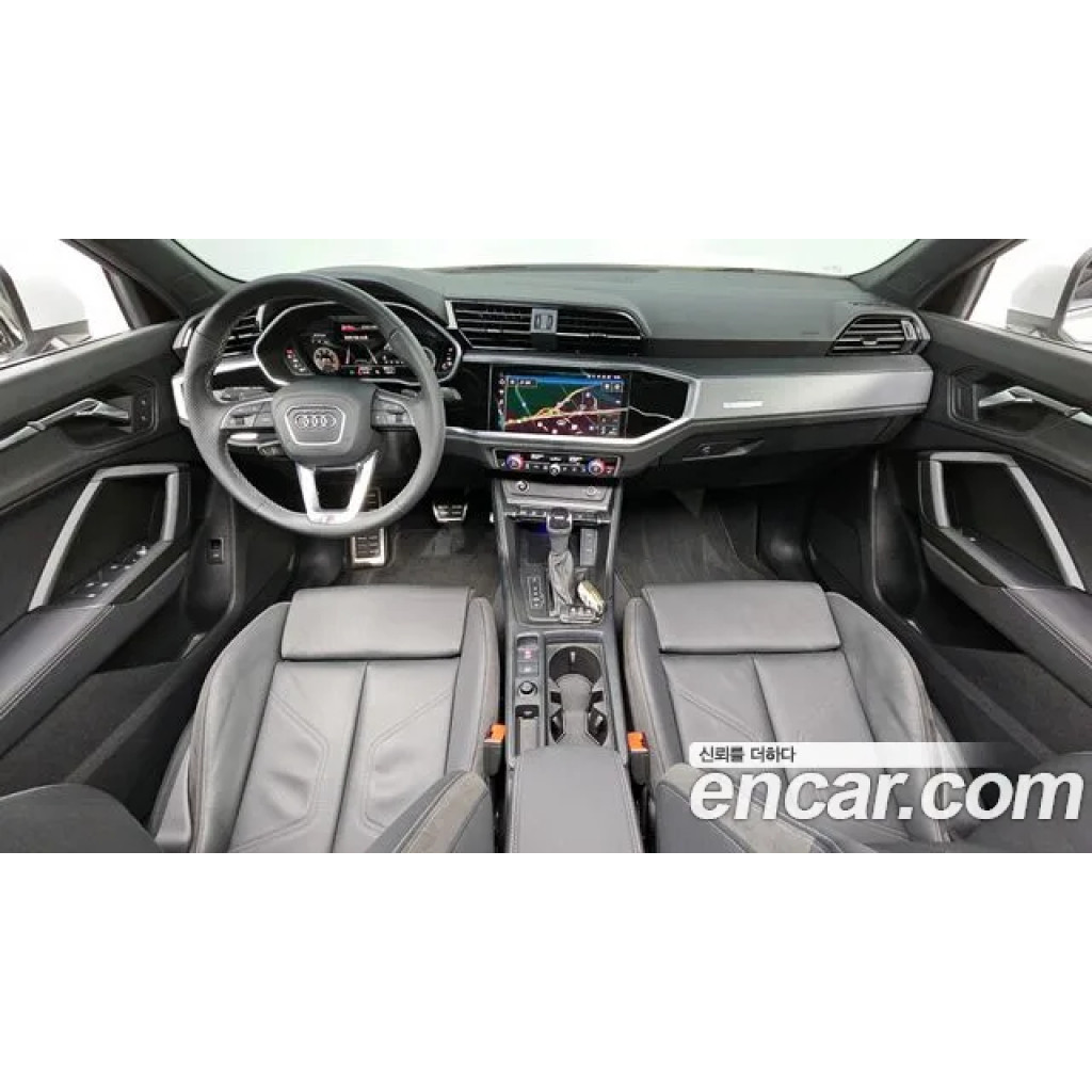 Audi Q3 2022 г.