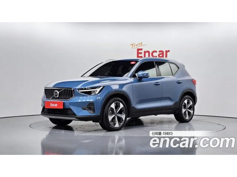 Volvo XC40 2023 г.