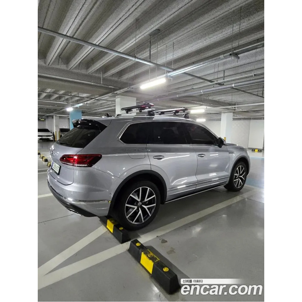 Volkswagen Touareg (3 поколение) 2021 г.
