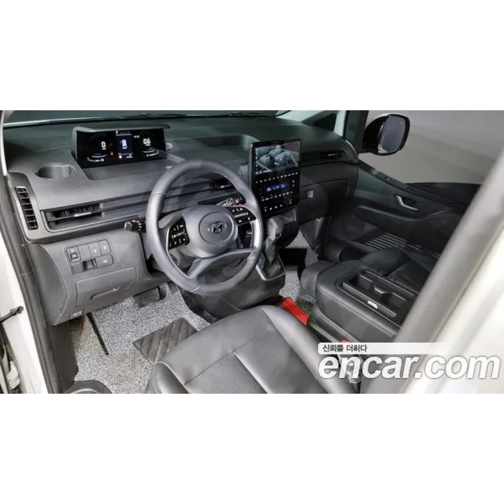 Hyundai Staria 2023 г.