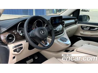 Mercedes Benz V-Class 2023 г.