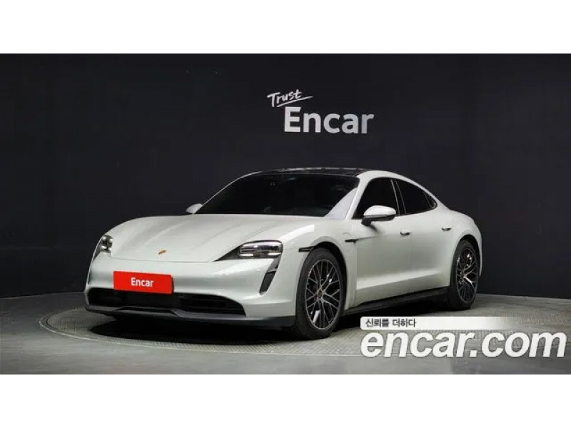 Porsche Taycan 2022 г.