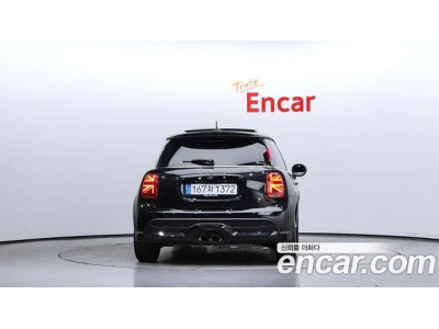 Mini Cooper 2023 г.