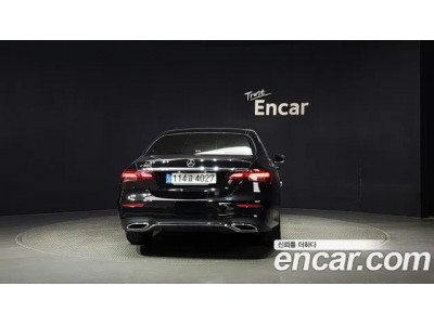 Mercedes Benz E-Class 2023 г.