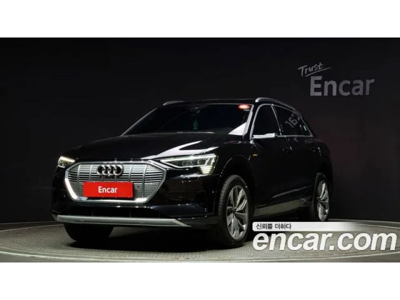 Audi E-tron 2022 г.
