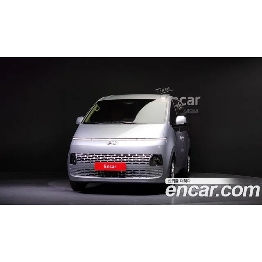 Hyundai Staria 2023 г.