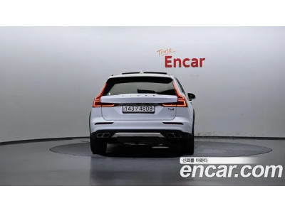 Volvo V60 2020 г.
