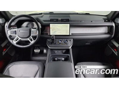 Land Rover Defender 2023 г.