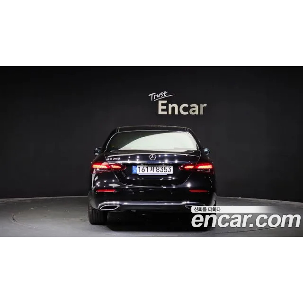 Mercedes Benz E-Class 2023 г.