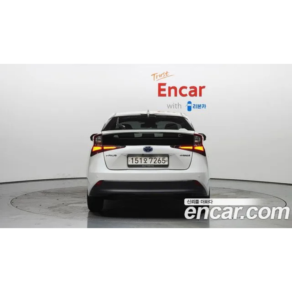 Toyota Prius 2021 г.