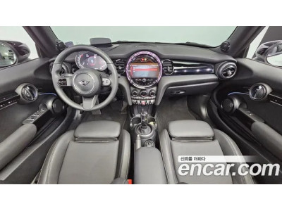 Mini Cooper Convertible 2023 г.
