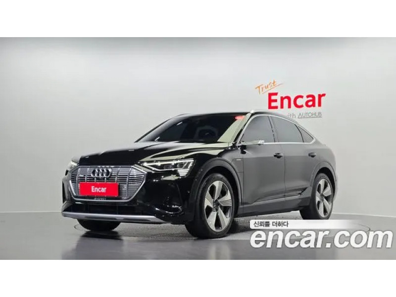 Audi E-tron 2022 г.