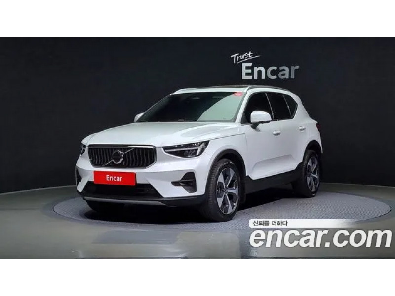 Volvo XC40 2023 г.