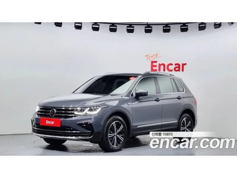 Volkswagen Tiguan 2021 г.