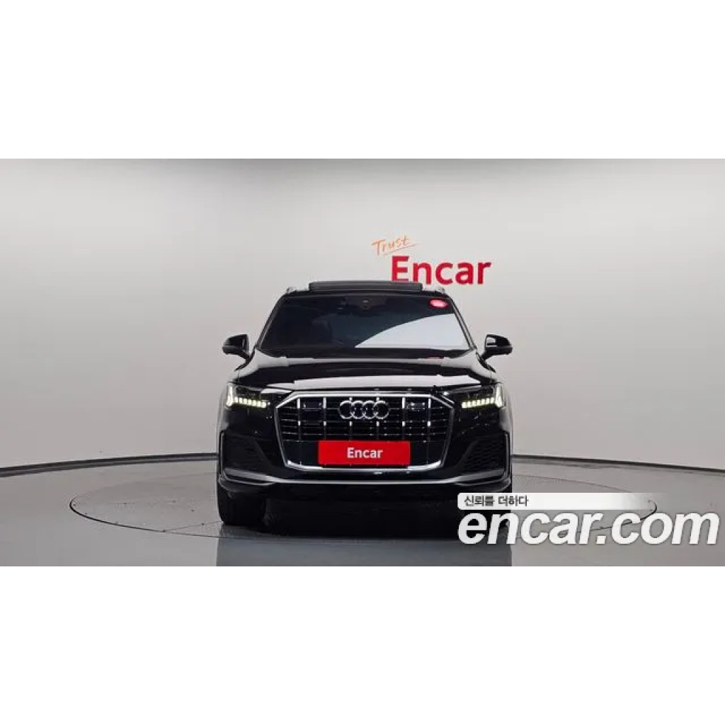 Audi Q7 2021 г.