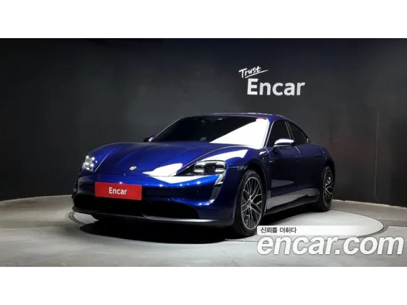 Porsche Taycan 2022 г.