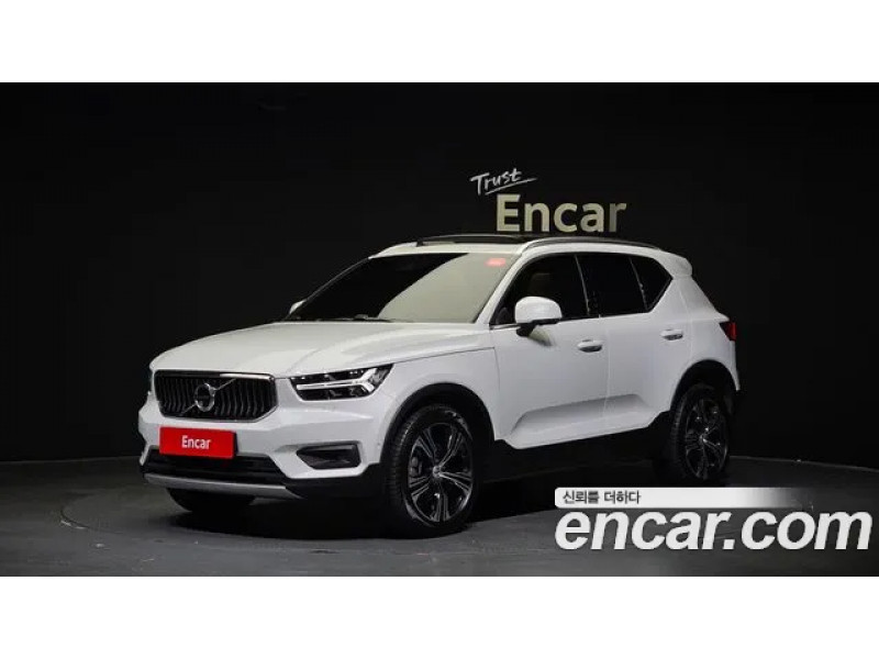 Volvo XC40 2021 г.