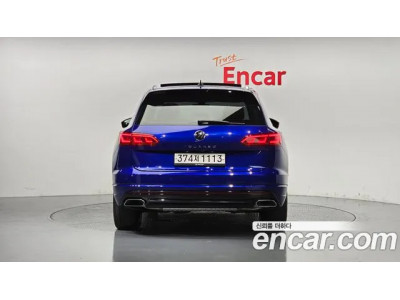 Volkswagen Touareg 2023 г.