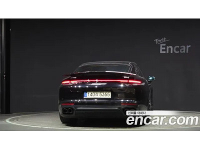 Porsche Panamera 2021 г.
