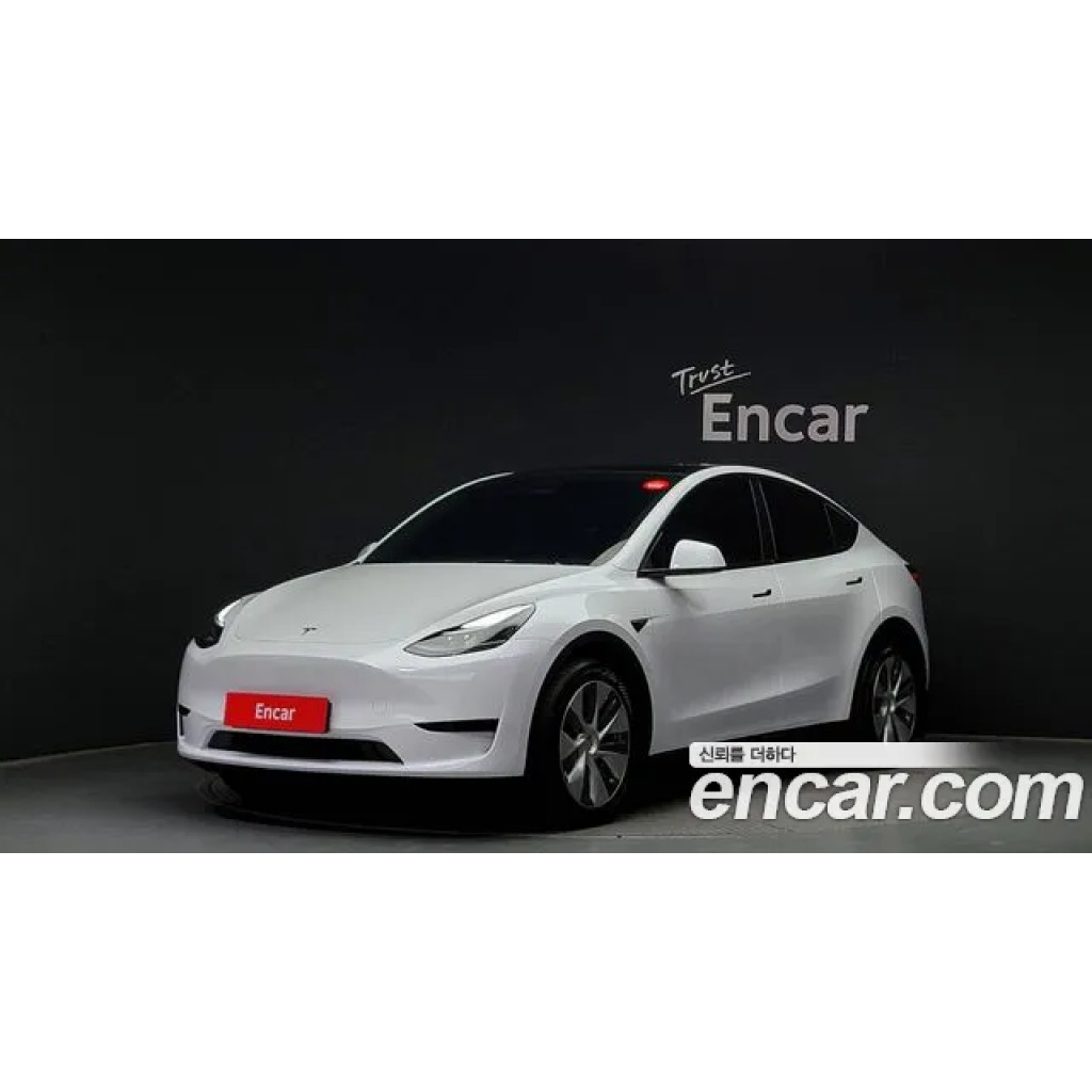 Tesla Model Y 2024 г.