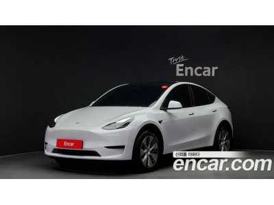 Tesla Model Y 2024 г.