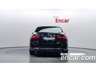 Mercedes Benz E-Class 2021 г.