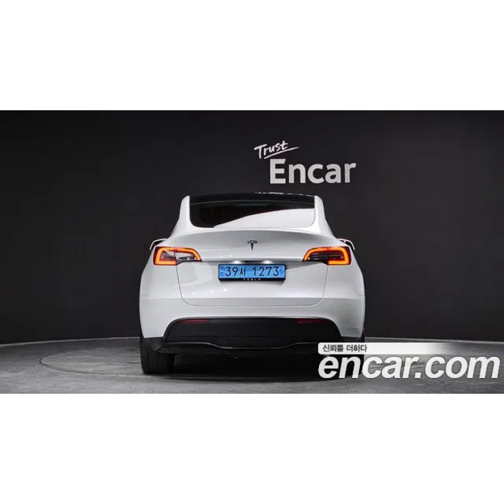 Tesla Model Y 2024 г.