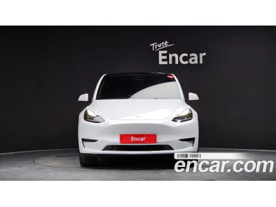 Tesla Model Y 2024 г.