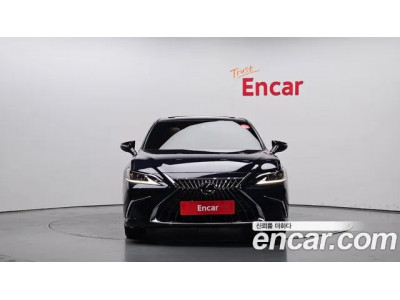Lexus Is 2024 г.