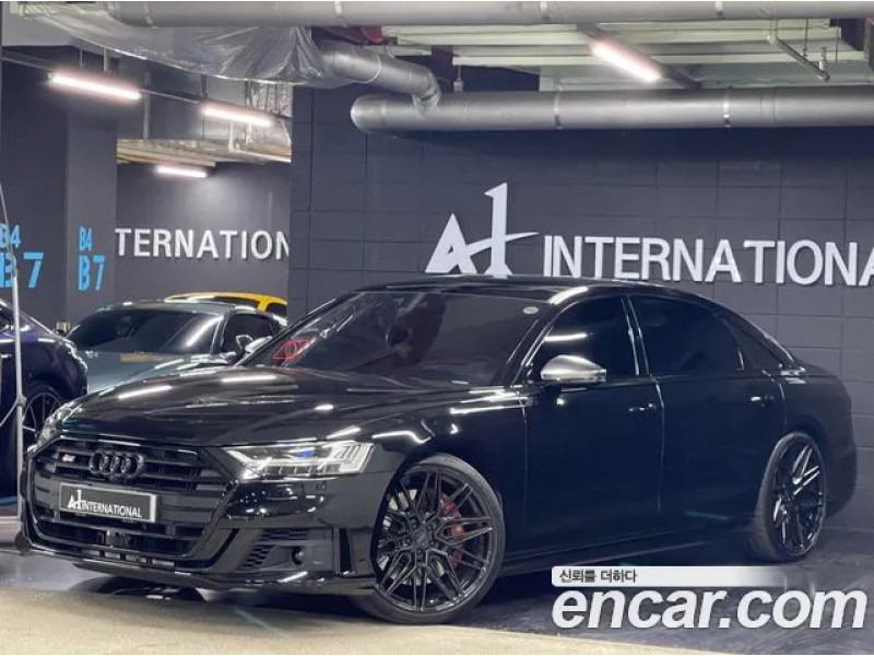 Audi S8 2021 г.