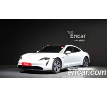 Porsche Taycan 2021 г.