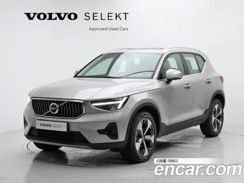 Volvo XC40 2023 г.
