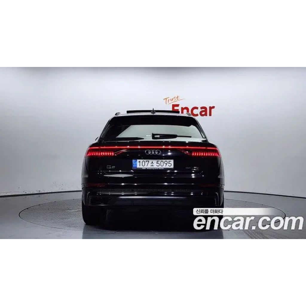 Audi Q8 2022 г.