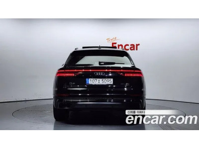 Audi Q8 2022 г.