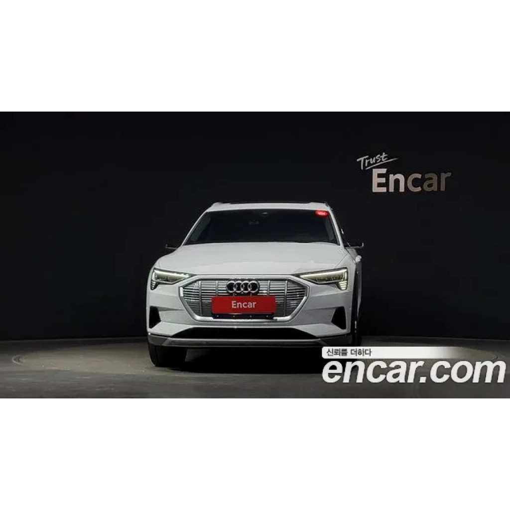 Audi E-tron 2021 г.
