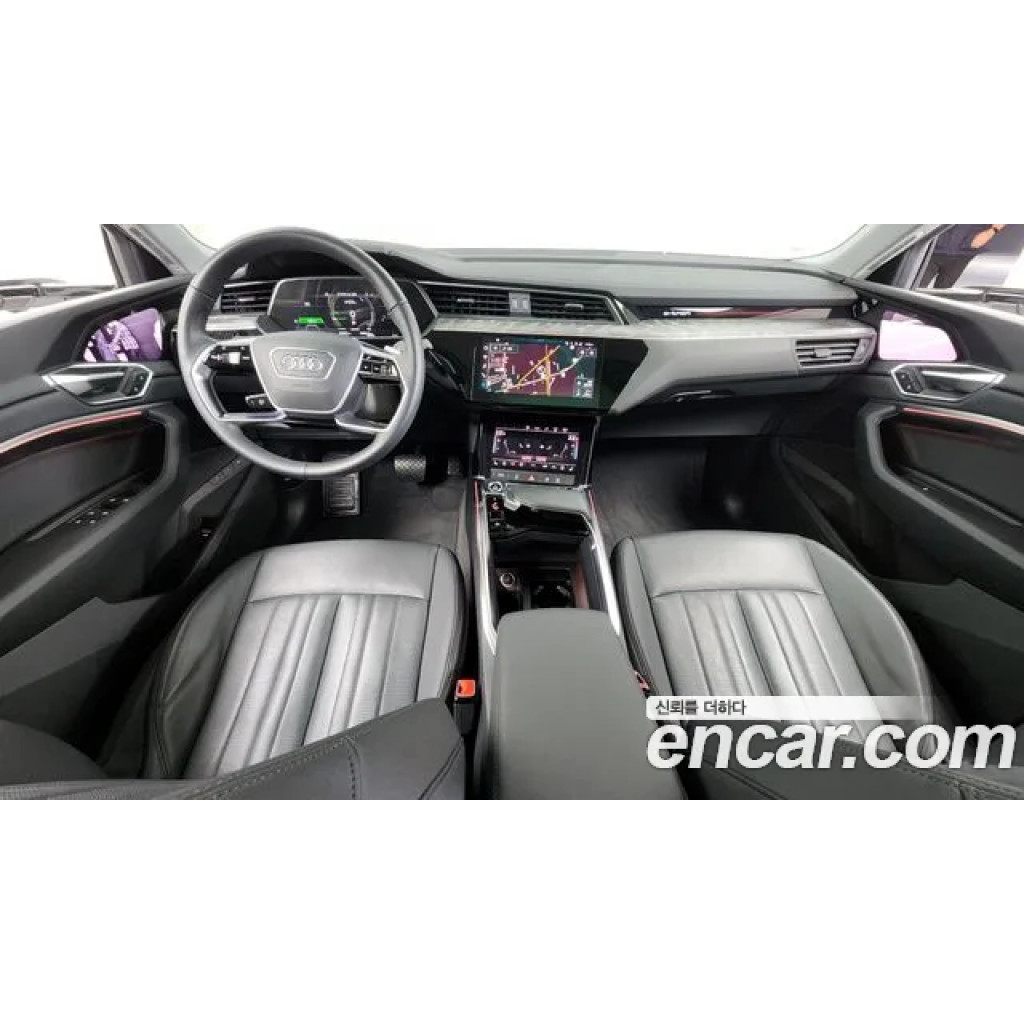 Audi E-tron 2021 г.
