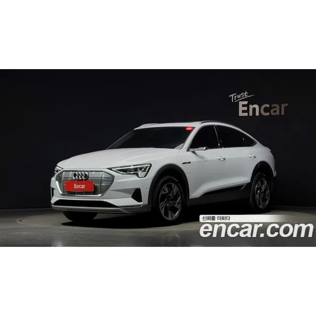Audi E-tron 2021 г.