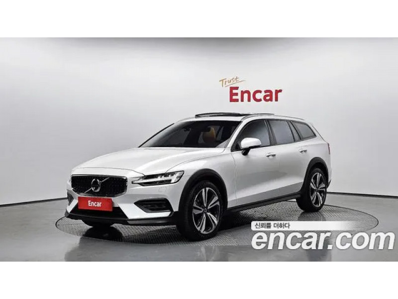 Volvo V60 2021 г.