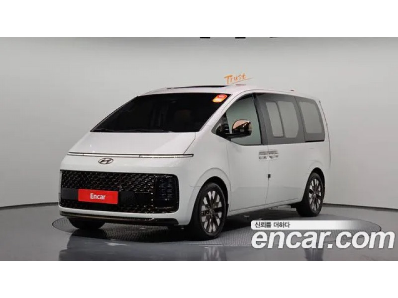 Hyundai Staria 2023 г.