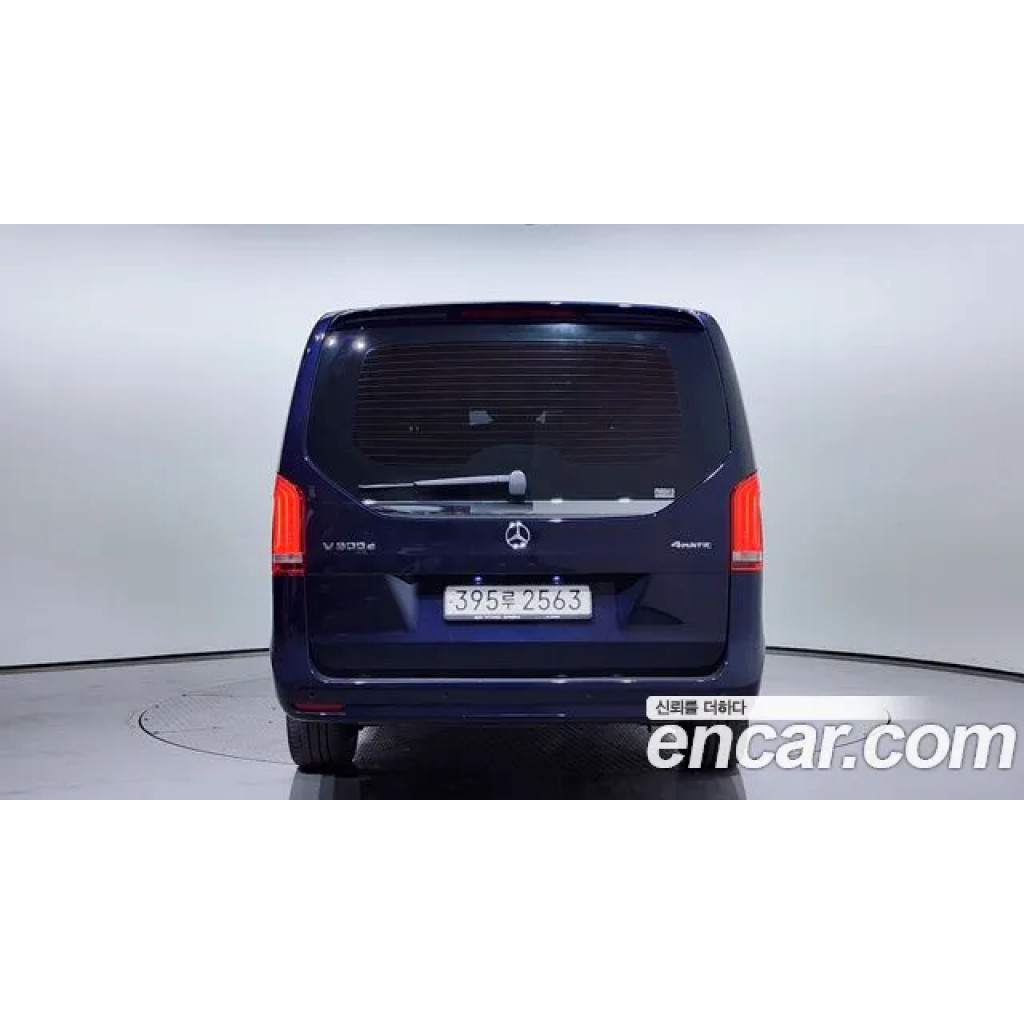Mercedes Benz V-Class 2022 г.