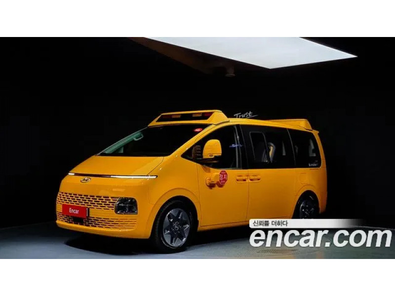 Hyundai Staria 2023 г.