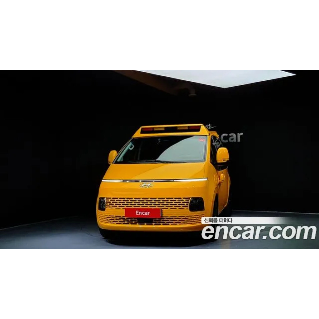 Hyundai Staria 2023 г.