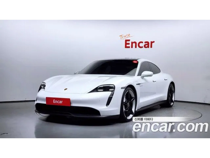 Porsche Taycan 2022 г.