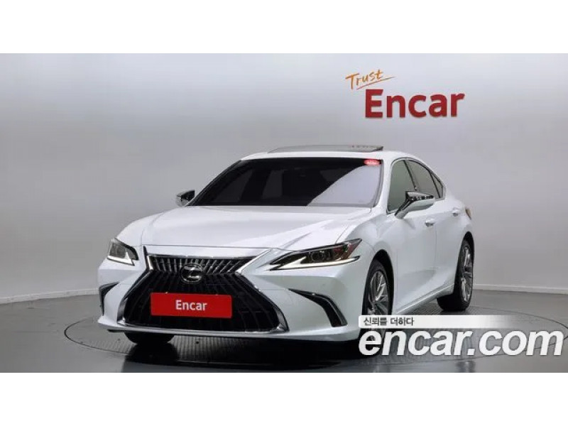 Lexus Is 2023 г.