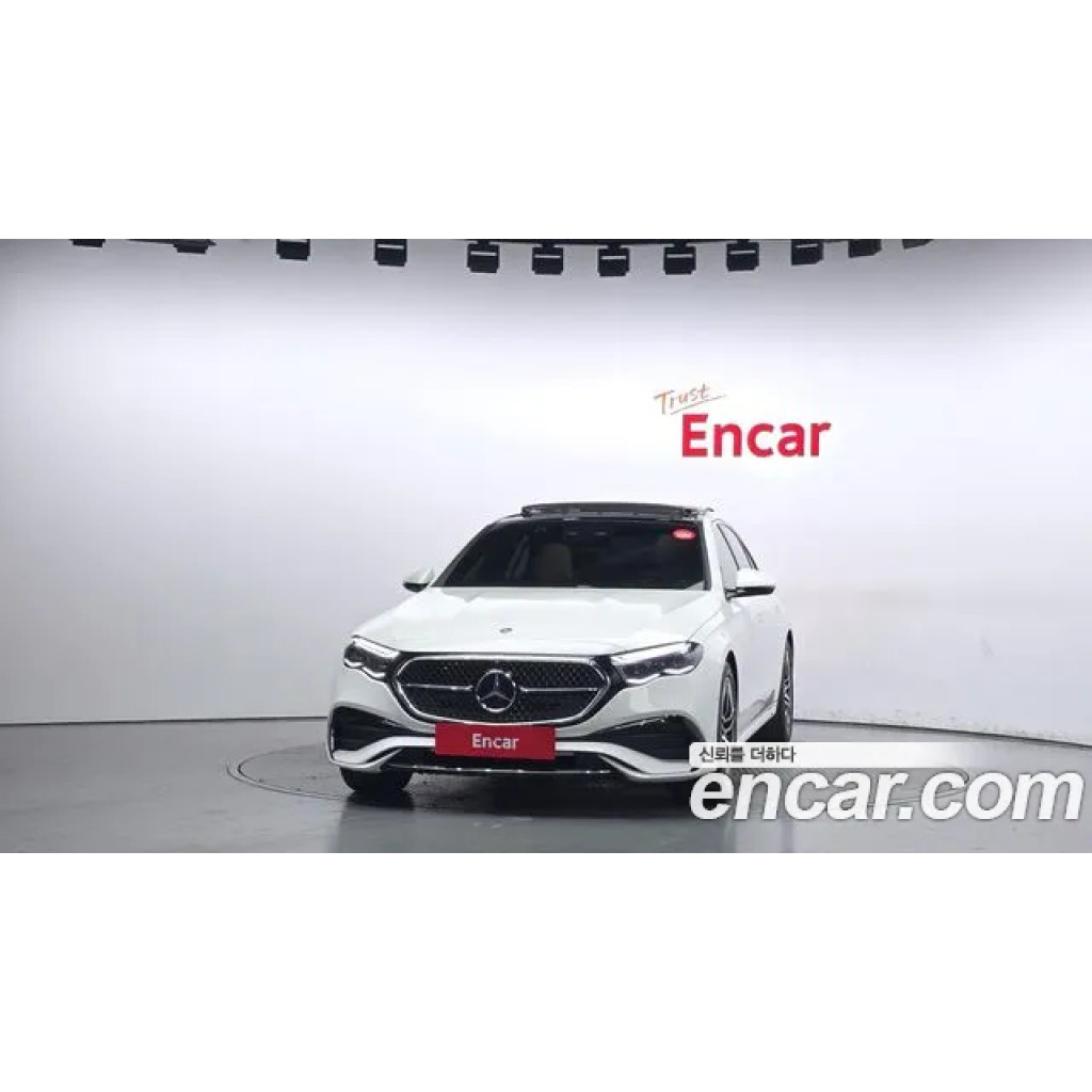Mercedes Benz E-Class 2024 г.