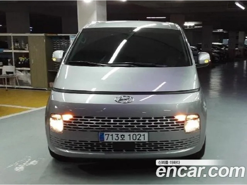 Hyundai Staria 2023 г.