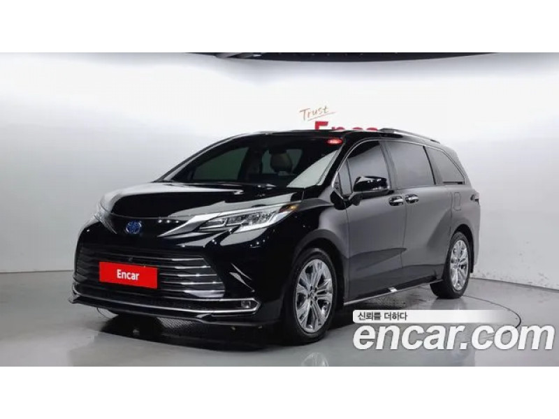 Toyota Sienna 2023 г.