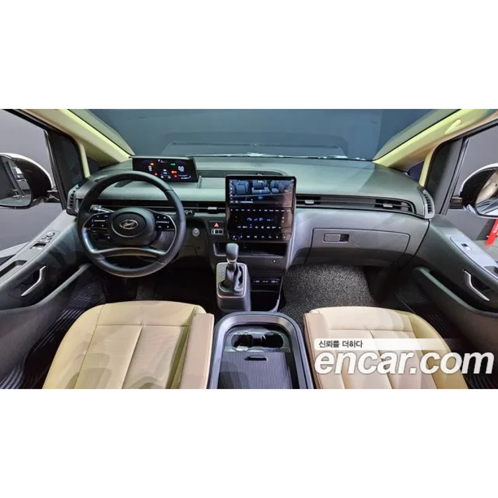 Hyundai Staria 2024 г.