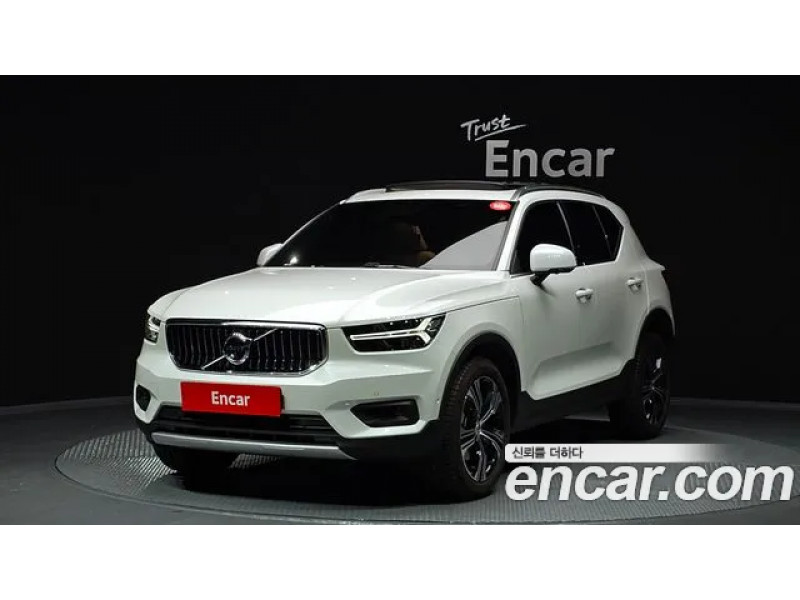 Volvo XC40 2022 г.
