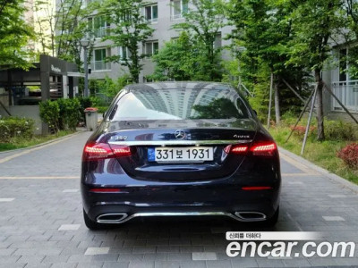 Mercedes Benz E-Class 2022 г.